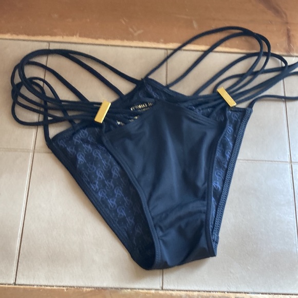 Victoria’s Secret swim bottom M - Picture 2 of 3